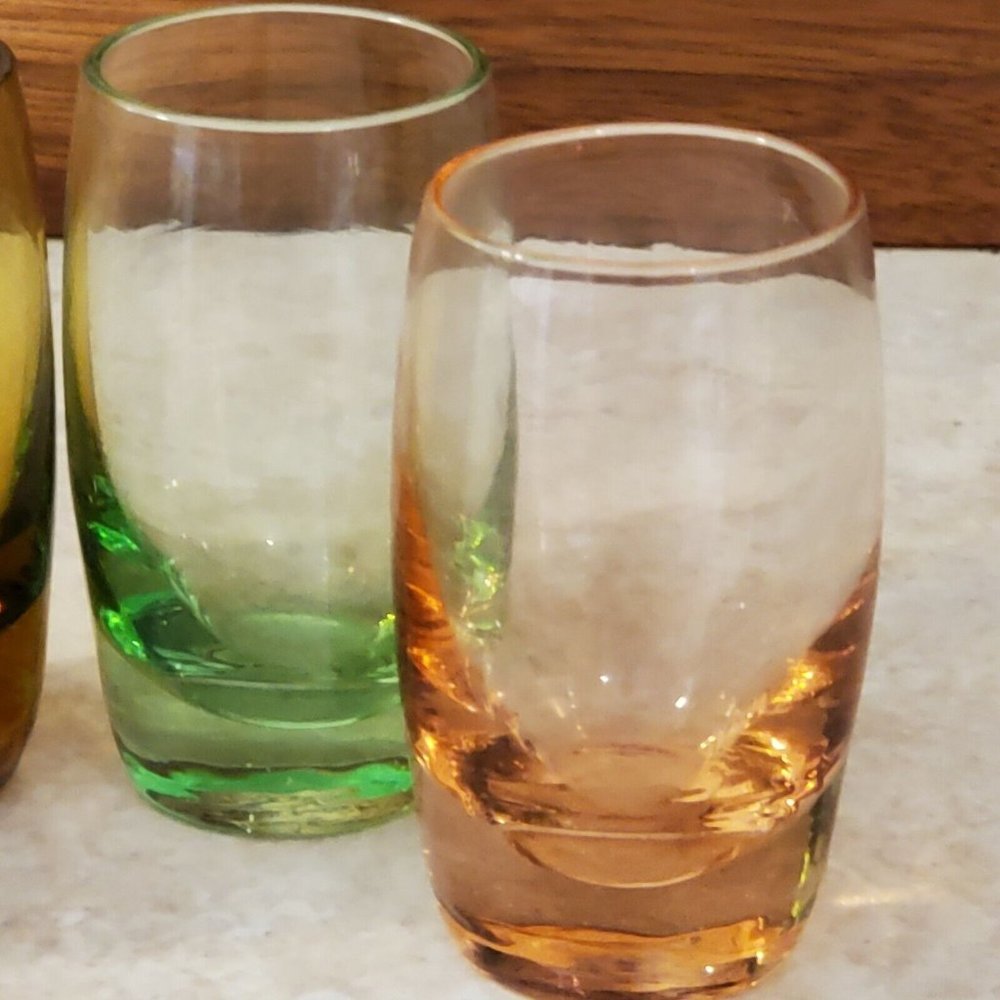 Set of 4 Colored Hand Blown Shot Glasses barware Korea art glass 2.25" - Picture 3 of 7